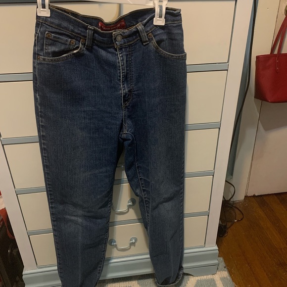 Levis - Picture 2 of 4